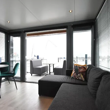 船上ホテル Beautiful Houseboat In The Harbour Of Near Centre *