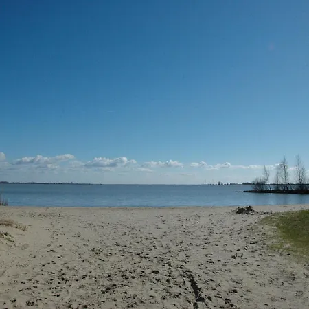 Πλωτό κατάλυμα Boat In Near Marina Museum Φόλενταμ