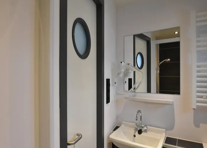 Boat In Near Marina Museum 船屋 *