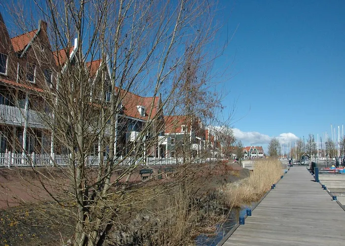 Boat In Near Marina Museum 船屋 福伦丹
