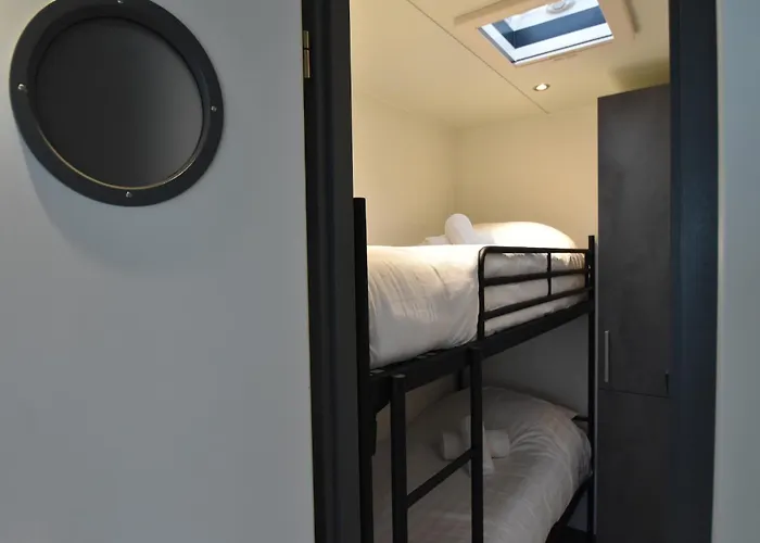 Πλωτό κατάλυμα Boat In Near Marina Museum Φόλενταμ